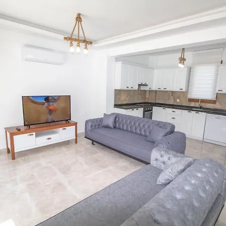 Mina Villa, Oezel Havuzlu, Βίλα *
